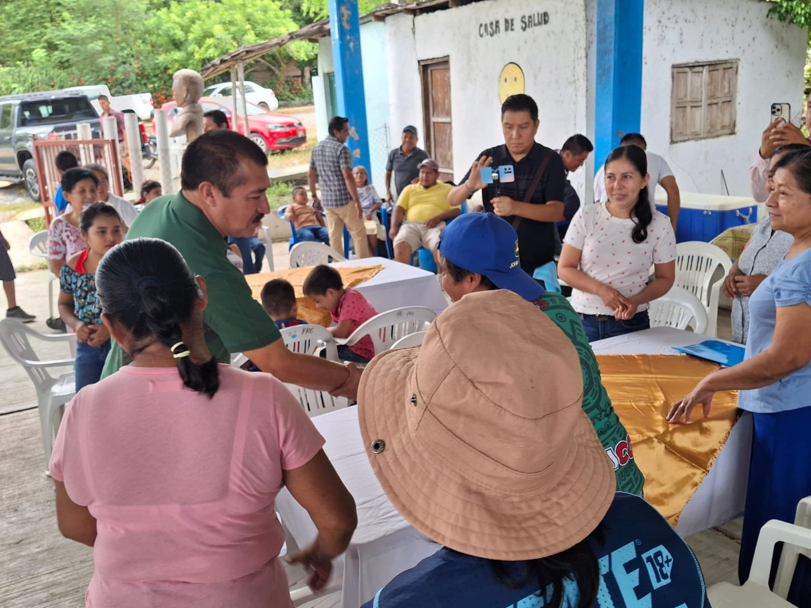 ENTREGA PEPE ARENAS OBRAS Y APOYOS A LA COMUNIDAD DE MANUEL ÁVILA CAMACHO – Foto 5